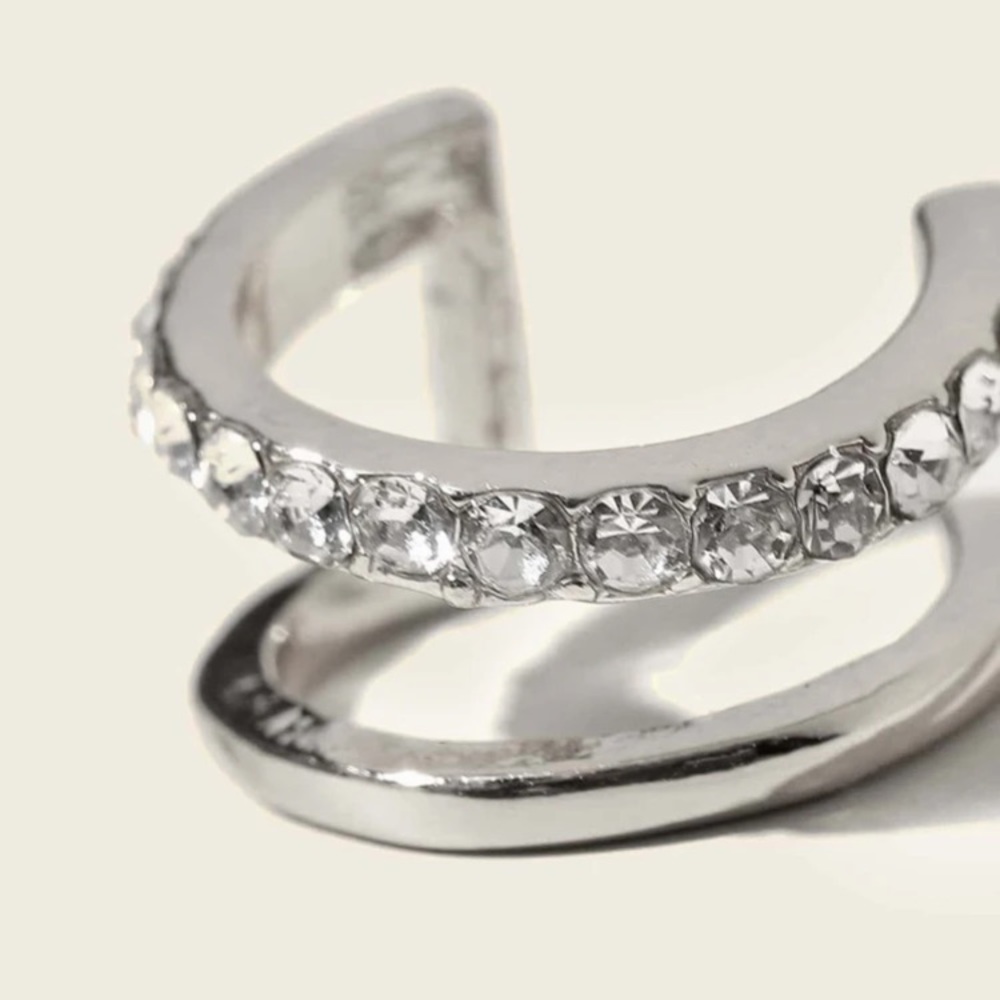 ⚜️𝟯𝟬%𝗢𝗙𝗙 𝗯𝘂𝗻𝗱𝗹𝗲𝘀 𝟯+⚜️ NEW Silver Rhinestone Ear Cuff - Picture 4 of 8